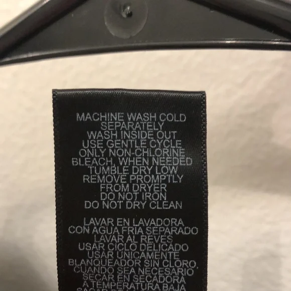 NWOT Washington Huskies [Gen2] Purple, White & Black Womens T-Shirt - Picture 8 of 8